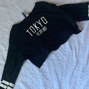 Black tokyo crop top
